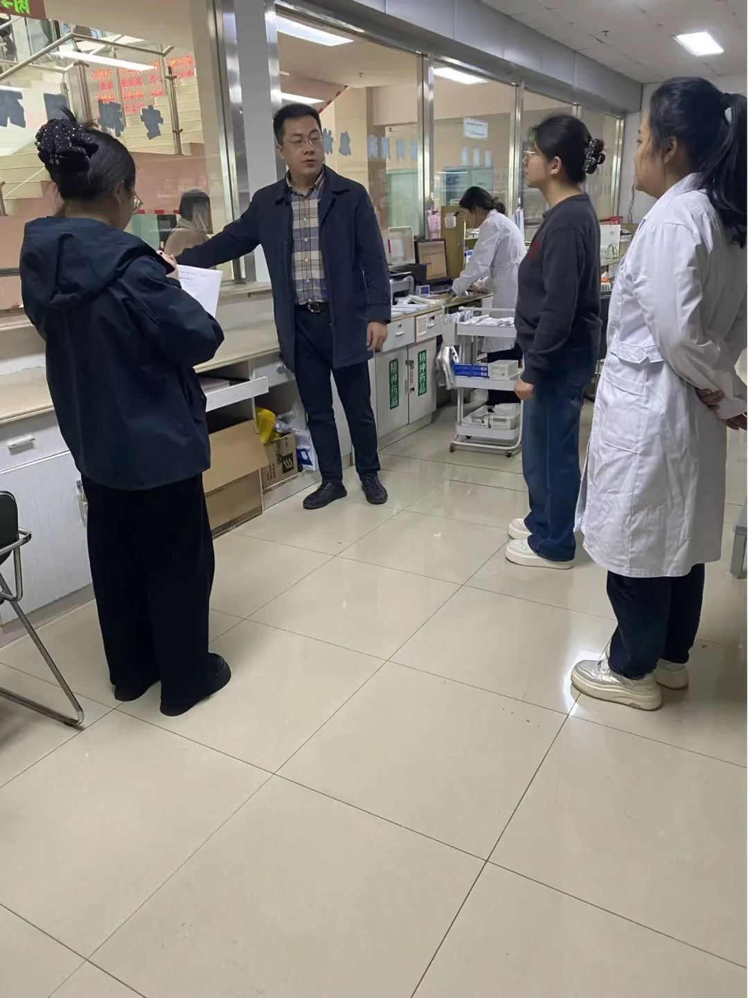 市药事质控中心对我县医疗机构进行专项督导